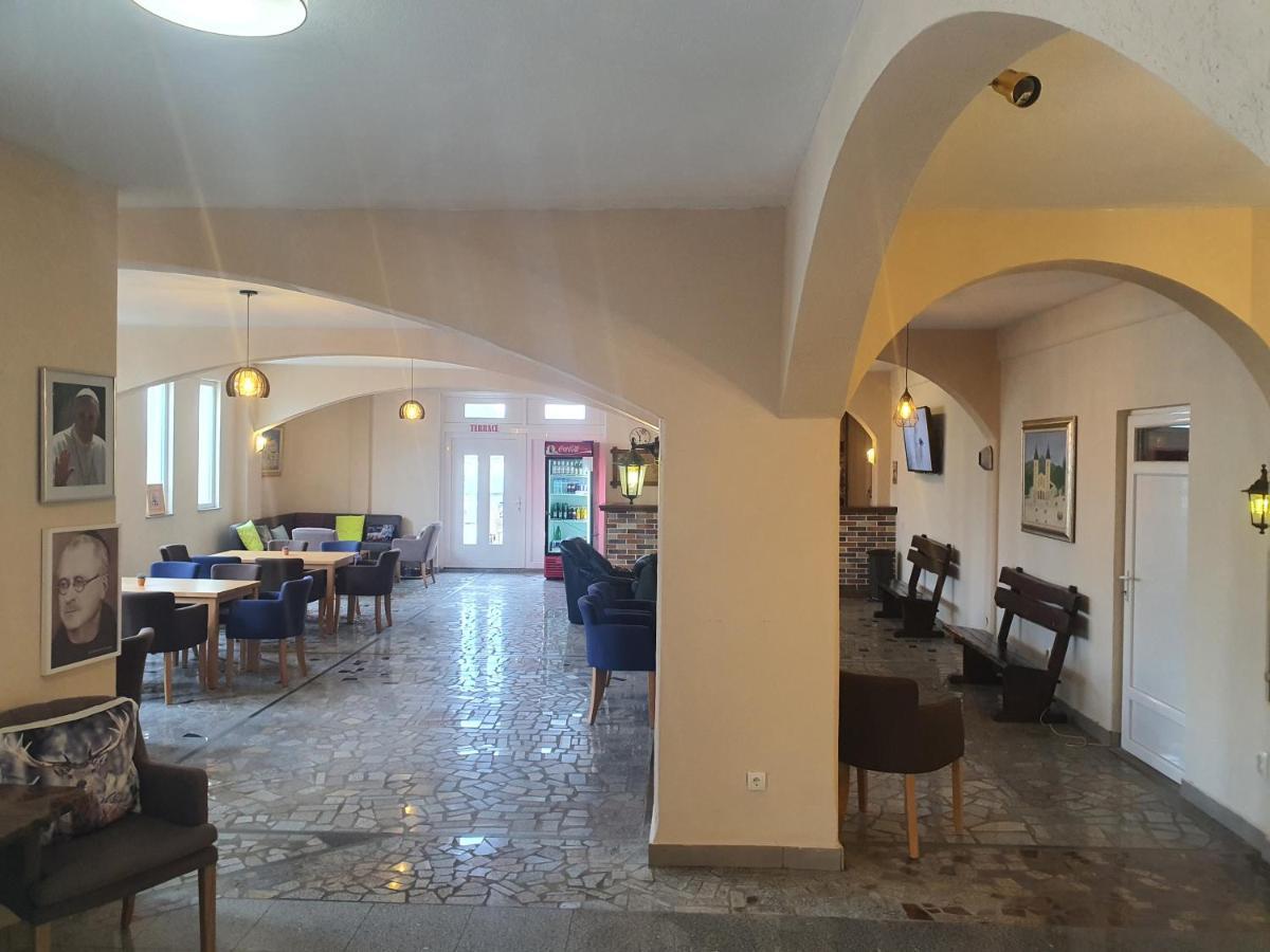 Hotel Barbaric Međugorje Exteriör bild