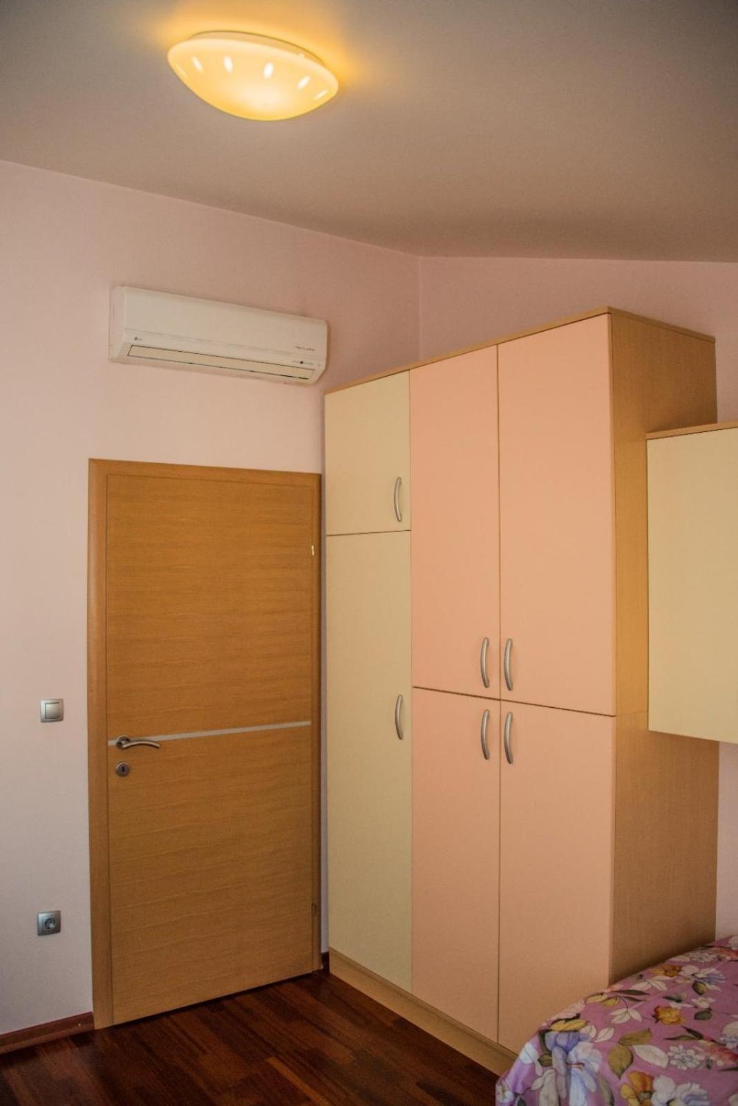 Hotel Barbaric Međugorje Exteriör bild