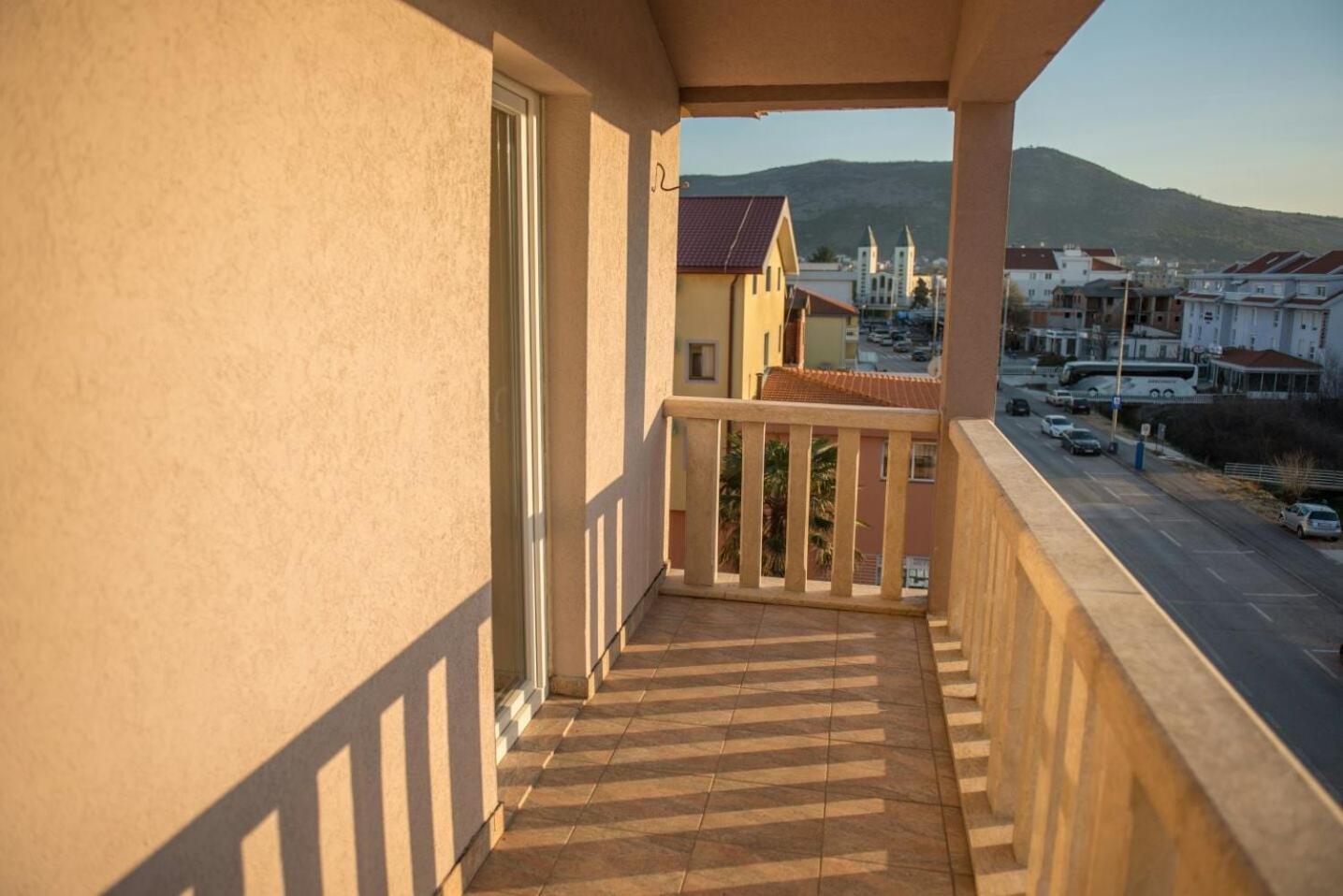 Hotel Barbaric Međugorje Exteriör bild