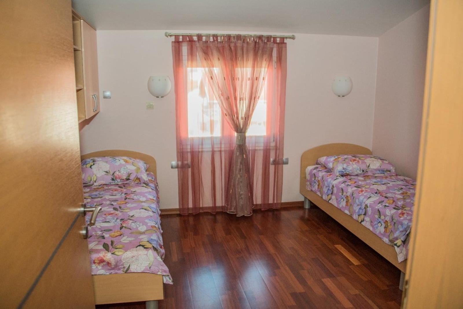 Hotel Barbaric Međugorje Exteriör bild